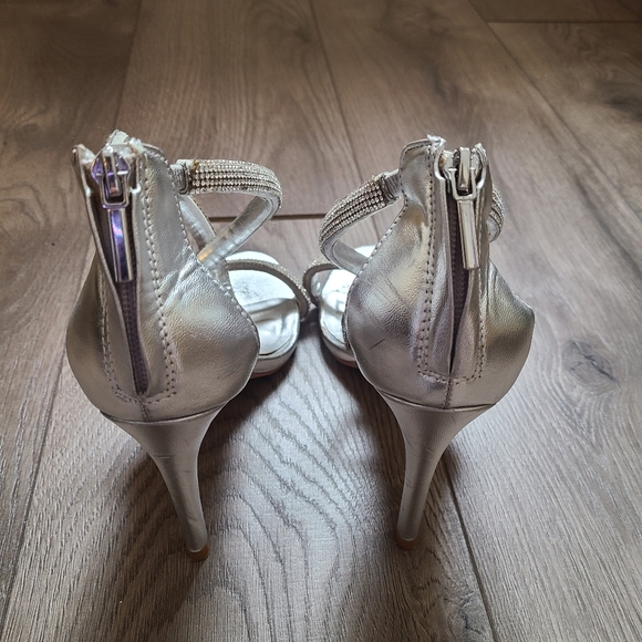 Steve Madden Faiz Silver Diamond Heels - Picture 14 of 15